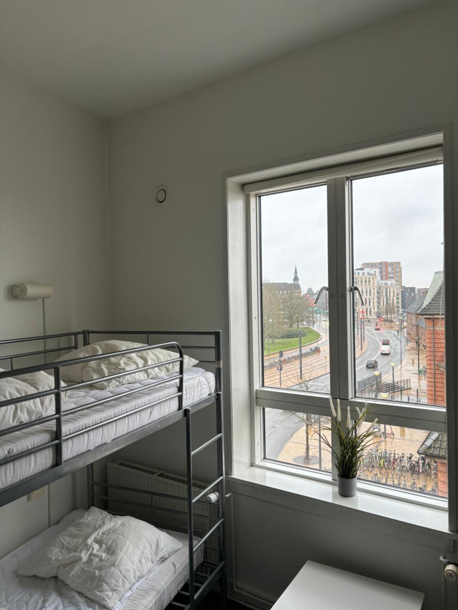 Danhostel Odense City 외부 사진 A room at the hostel