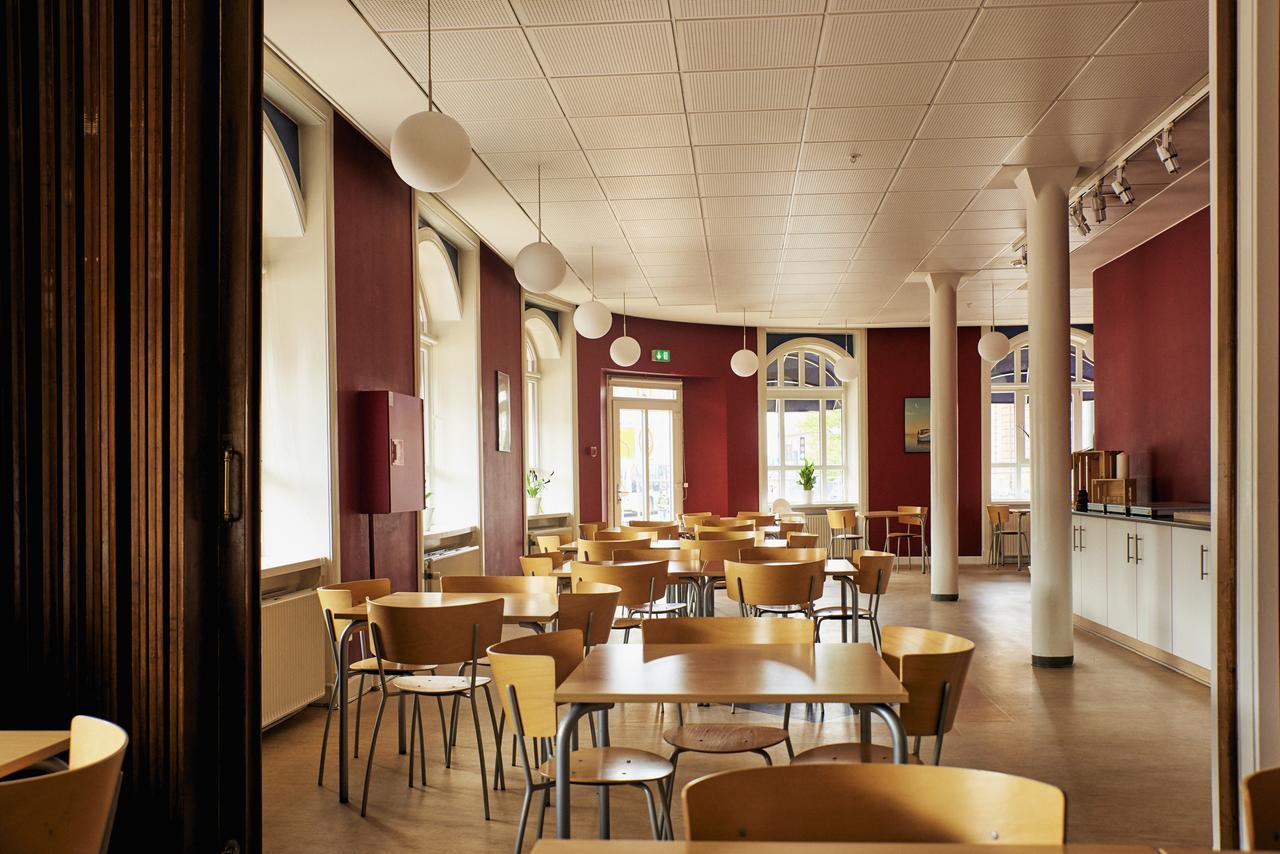 Danhostel Odense City 외부 사진 The library